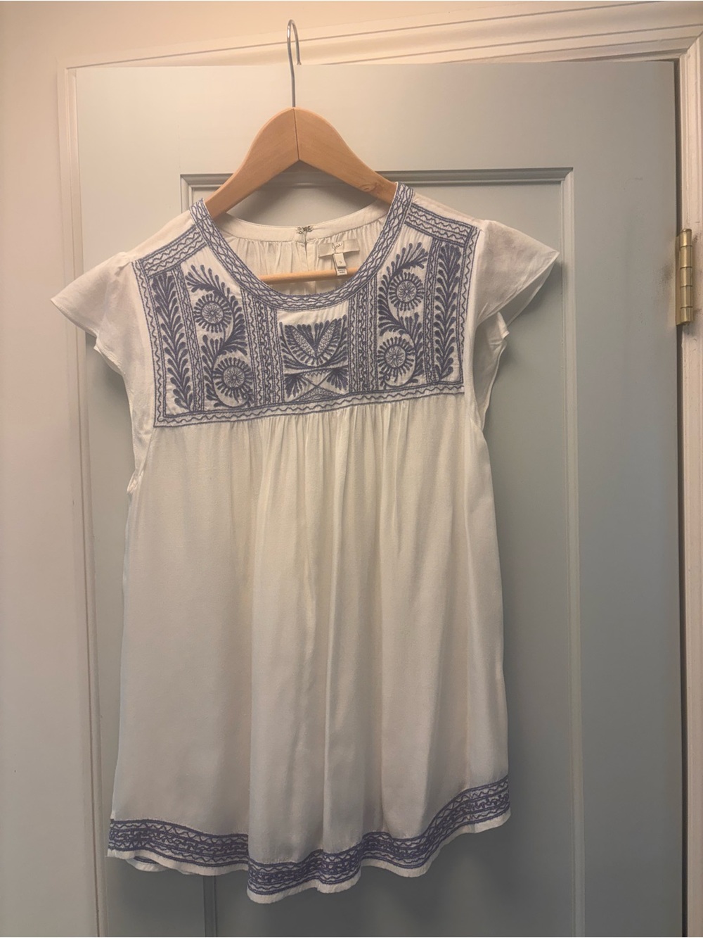 Joie Embroidered Short Sleeve Top. Size Small. Excellent condition